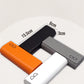 😎🕶️ Minimalistisk læderbrilleetui – magnetlukning 🧲✨ Skarpt hårdt skalkonstruktion, blød inderfoer – perfekt til daglig brug & arbejde. Slankt design i grå, sort, hvid eller orange.